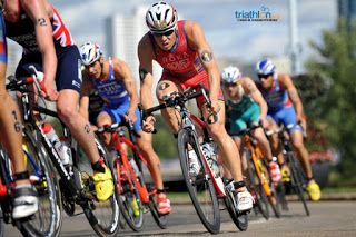 Club de triatlon Madrid entrenamiento de ciclismo y pelotón