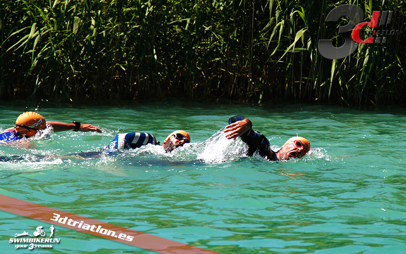 Resultados y fotos del club 3d triatlon madrid en el acuatlon dani molina