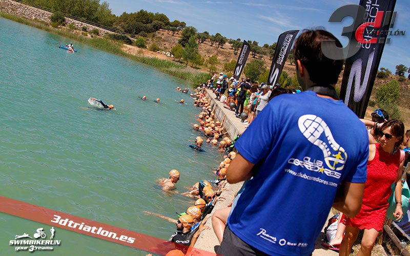 Resultados y fotos del club 3d triatlon madrid en el acuatlon dani molina