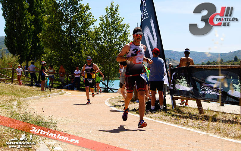 Resultados y fotos del club 3d triatlon madrid en el acuatlon dani molina