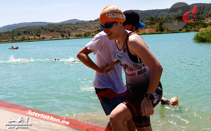 Resultados y fotos del club 3d triatlon madrid en el acuatlon dani molina