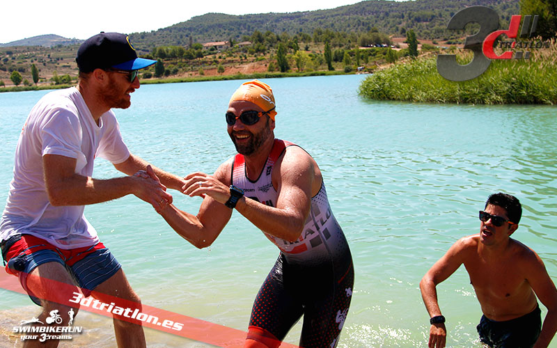 Resultados y fotos del club 3d triatlon madrid en el acuatlon dani molina