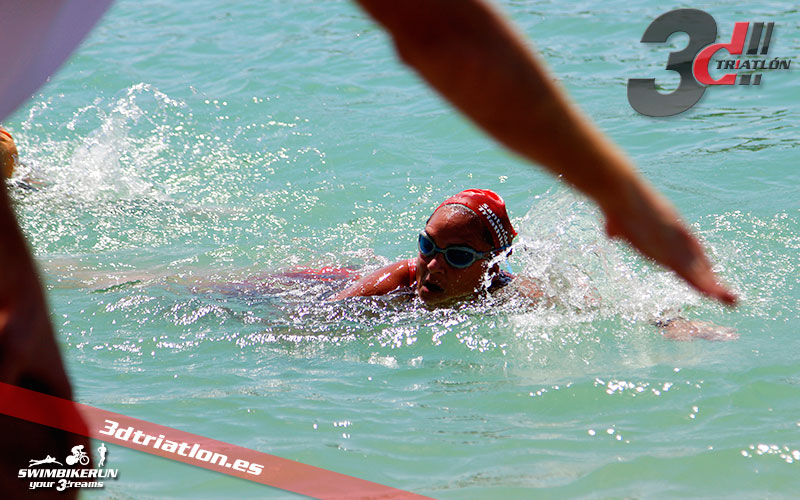 Resultados y fotos del club 3d triatlon madrid en el acuatlon dani molina