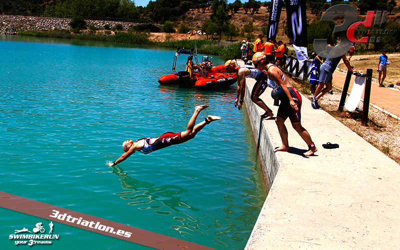 Resultados y fotos del club 3d triatlon madrid en el acuatlon dani molina