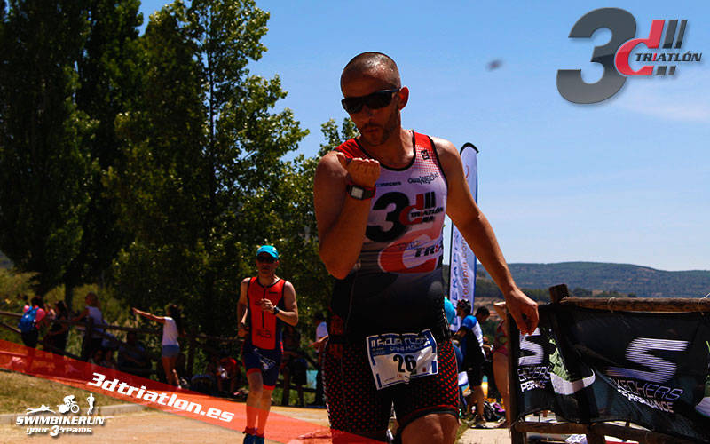 Resultados y fotos del club 3d triatlon madrid en el acuatlon dani molina