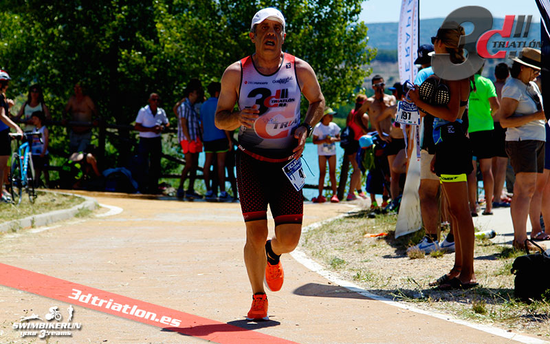 Resultados y fotos del club 3d triatlon madrid en el acuatlon dani molina
