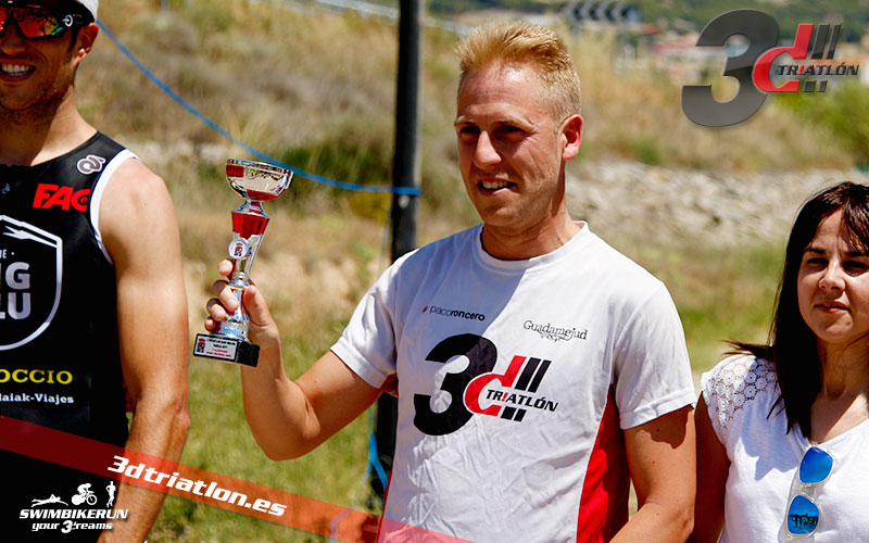Resultados y fotos del club 3d triatlon madrid en el acuatlon dani molina