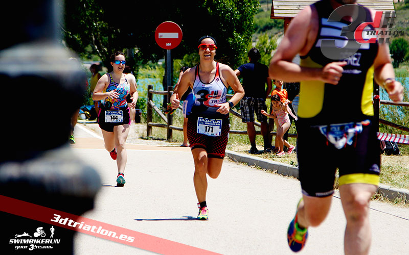 Resultados y fotos del club 3d triatlon madrid en el acuatlon dani molina