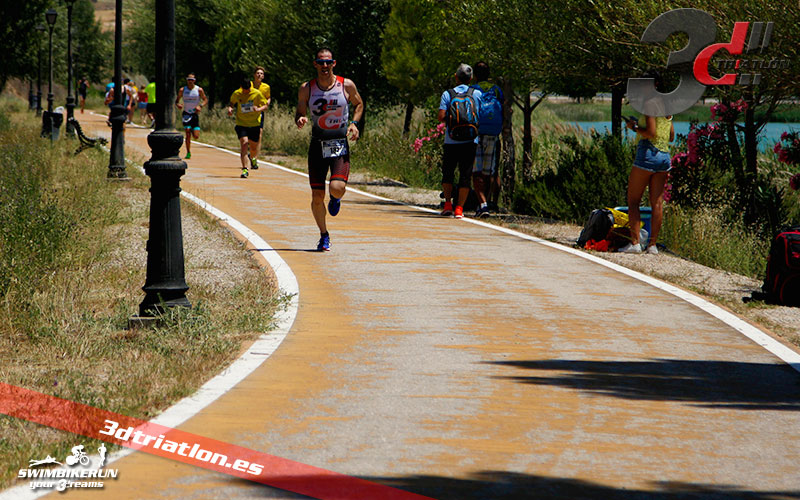 Resultados y fotos del club 3d triatlon madrid en el acuatlon dani molina