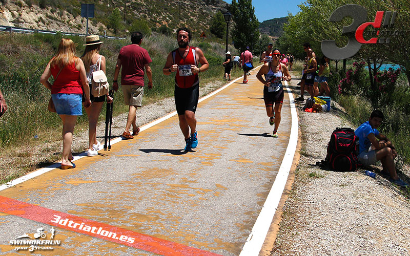 Resultados y fotos del club 3d triatlon madrid en el acuatlon dani molina