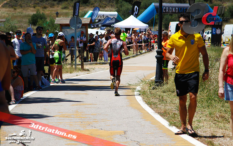 Resultados y fotos del club 3d triatlon madrid en el acuatlon dani molina