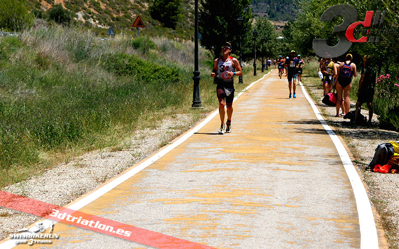 Resultados y fotos del club 3d triatlon madrid en el acuatlon dani molina