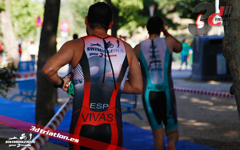 fotos del club 3d triatlon madrid en el triatlon de la casa de campo