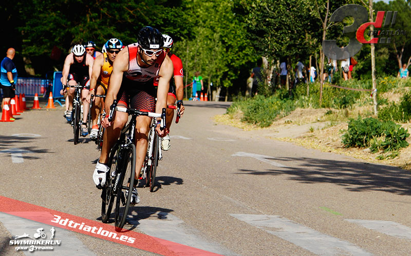 fotos del club 3d triatlon madrid en el triatlon de la casa de campo