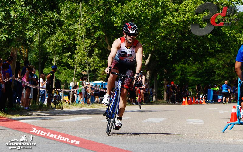fotos del club 3d triatlon madrid en el triatlon de la casa de campo