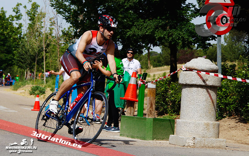 fotos del club 3d triatlon madrid en el triatlon de la casa de campo
